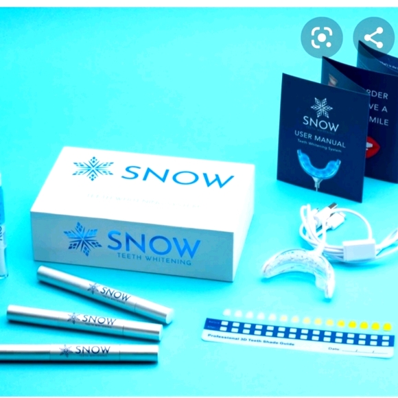 All-In-One SNOW TEETH WHITENING KIT - Picture 1 of 6